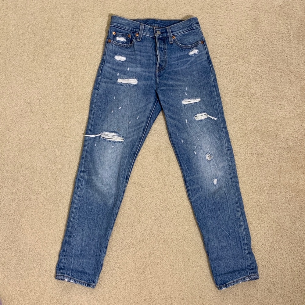 Levi’s ripped mom jeans